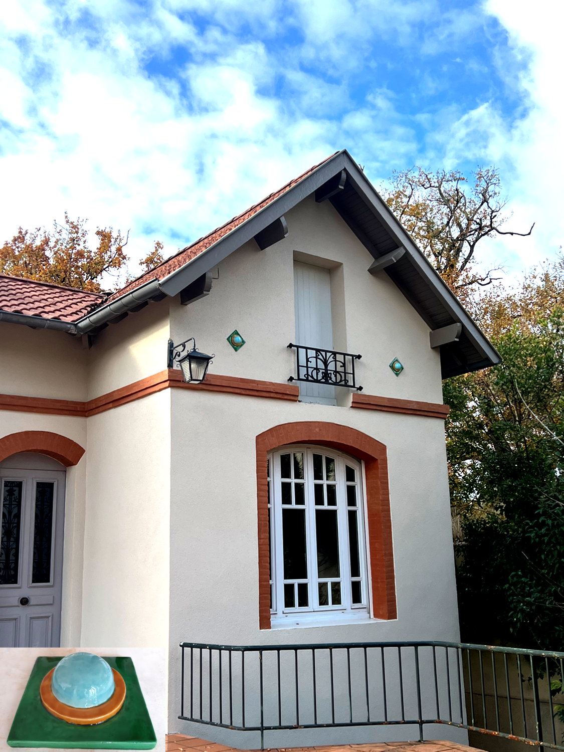 2 cabochons ornent cette "Toulousaine"